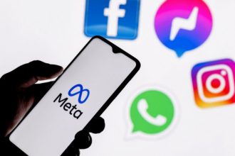 meta concediaza 4 000 de angajati dar directorii primesc bonusuri de doua ori mai mari decat salariile 67b872507d139