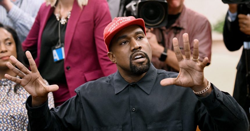 noua afacere a lui kanye west vinde tricouri imprimate cu svastici pe internet 67b177a74368f