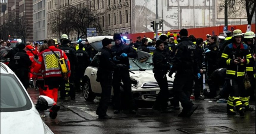 o masina a intrat intentionat in multime in munchen cel putin 15 persoane au fost ranite 67add00d16468