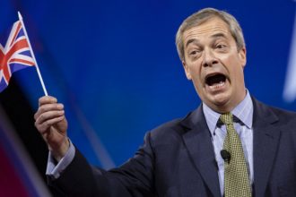 pentru prima data partidul reform uk al lui nigel farage este pe primul loc intr un sondaj din marea britanie 67a1ad8a5ac5a