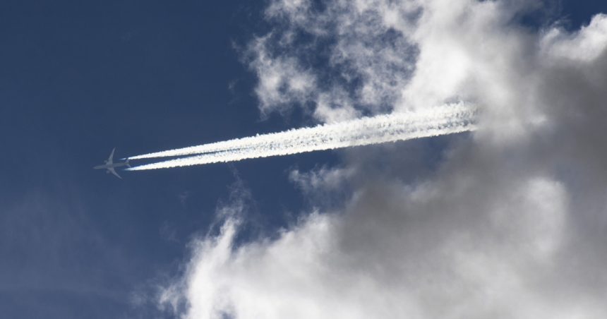 poluarea a crescut din cauza razboiului din ucraina devierea traficului aerian a dus la cresterea consumului de combustibil 67ac972ad24da