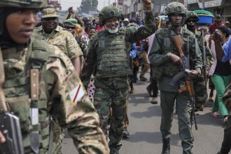rebelii m23 din congo isi continua ofensiva si se apropie de un al doilea oras important bukavu 67afb78cb84ba
