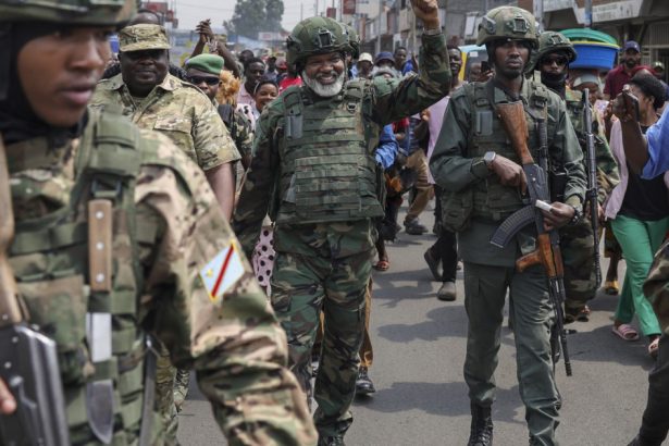 rebelii m23 din congo isi continua ofensiva si se apropie de un al doilea oras important bukavu 67afb78cb84ba