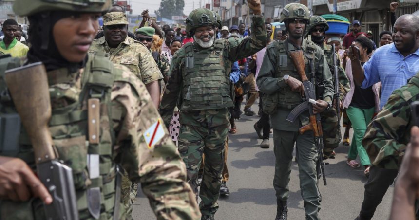 rebelii m23 din congo isi continua ofensiva si se apropie de un al doilea oras important bukavu 67afb78cb84ba