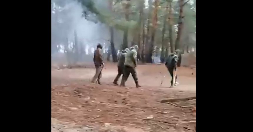 rusia isi recicleaza soldatii raniti trimisi in carje sa lupte inclusiv cu srapnel in ei doar pun niste unguent 67ba0a2930e57
