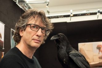 scriitorul neil gaiman a fost acuzat oficial de viol si agresiune sexuala acuzatii si impotriva sotiei sale facute de bona cuplulului 67a1c02a0d990