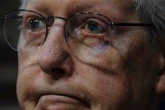 senatorul mitch mcconnell r nu va mai candida pentru un nou mandat cel mai longeviv lider de partid din senat e poreclit moartea 67b82b1403e26