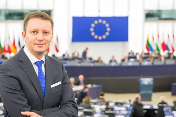 siegfried muresan banii europeni sunt si ai nostri 67af263dcbec0