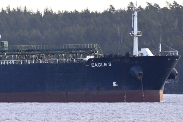 tarile europene negociaza o metoda de confiscare a flotei fantoma a rusiei din marea baltica care transporta petrol 67aa036595b1a