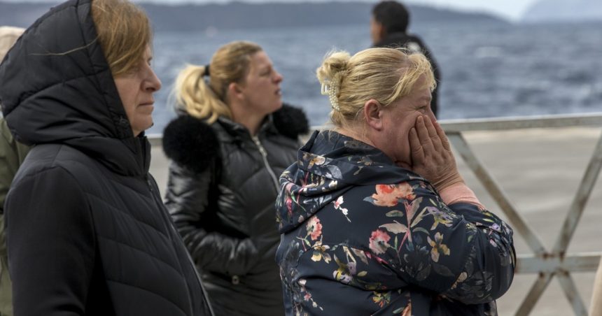 toata lumea sta ca pe ace peste 10 000 de oameni au parasit insula santorini zguduita de sute de cutremure 67a3292151f7d