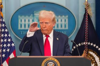 trump impune sanctiuni curtii penale internationale acuzand tribunalul ca vizeaza sua si aliatul sau apropiat israelul 67a5a8f16a0d3