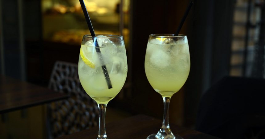 un barman a fost arestat dupa ce doi turisti pe care i a servit cu limoncello contrafacut au murit in vietnam 67a6414ac60ee