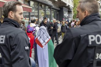 un cuplu a fost condamnat la inchisoare pe viata in germania pentru uciderea a doua femei dupa ce le a rapit copilul 67aa405d356b3