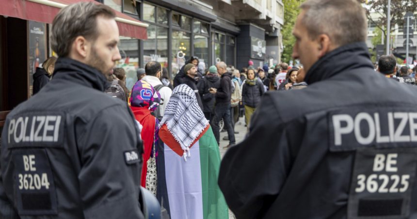 un cuplu a fost condamnat la inchisoare pe viata in germania pentru uciderea a doua femei dupa ce le a rapit copilul 67aa405d356b3