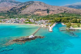 un turist in varsta de 20 de ani a disparut in creta cum a fost surprins ultima data de o camera de supraveghere 67b61b7ca09fb