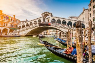 venetia va mentine taxa de acces in oras pentru turisti in timpul zilei pentru a combate supraturismul 67aa50bc81c53
