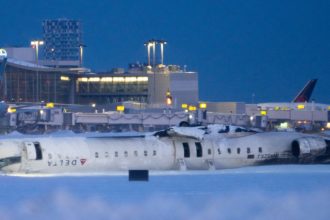 video accidentul aviatic de la toronto cum au fost salvati cei 80 de pasageri de designul inteligent al aeronavei bombardier crj900 67b59bc0561f5