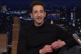 video adrien brody protagonistul unei intamplari amuzante la filmarile pentru the brutalist un make up artist a vrut sa i indeparteze nasul 67aa5e17110aa