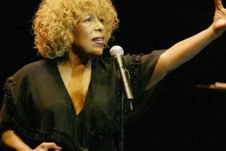 video cantareata roberta flack a murit artista rb celebra pentru hitul killing me softly with his song avea 88 de ani 67c0bbc0a11a0