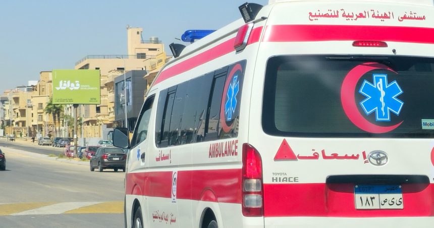 video cel putin zece persoane au murit si alte opt au fost ranite dupa ce o cladire s a prabusit in cairo 67b30b81ec7f8