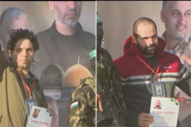 video doi ostatici israelieni au fost eliberati de hamas dupa 484 de zile in captivitate un al treilea barbat trebuie predat crucii rosii 679dce00f00b5