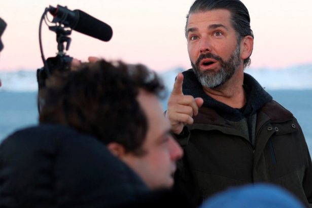 video donald trump jr este acuzat ca a impuscat o pasare rara la vanatoare in italia un politician l a denuntat autoritatilor 67a22f7dd2949