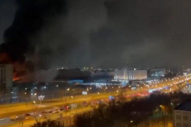 video incendiu la moscova institutul lebedev cuprins de flacari uriase in timp ce inauntru s au auzit explozii 67b72c8a384ba
