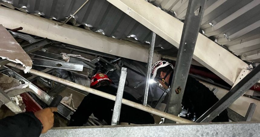 video tragedie in peru trei oameni au murit si 74 au fost raniti dupa ce un acoperis al unui mall s a prabusit cautarile continua 67b9aeb9afcfc