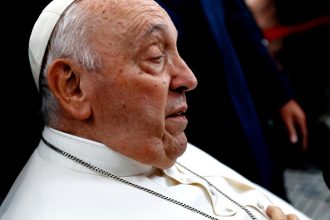 video vaticanul a anuntat ca agenda papei francisc a fost anulata pe toata saptamana din cauza bolii 67b4828102546