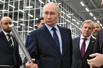 vladimir putin e convins ca donald trump va face ordine in ue liderii politici vor ajunge sa dea din coada cu afectiune 679f72f9cda7a