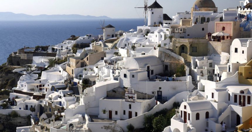 zeci de cutremure au zguduit insula santorini in ultimele zile autoritatile inchid scolile din cauza seismelor 679f4f8d4cd73