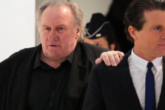 a inceput procesul in care gerard depardieu este acuzat de viol ce pedeapsa risca daca va fi gasit vinovat 67e27d7a94c87