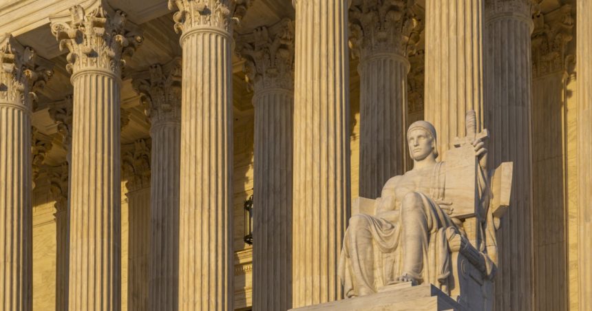 administratia trump cere curtii supreme sa blocheze hotararea care repune in functie mii de angajati federali concediati 67e198f7af401