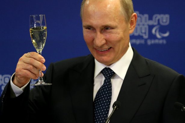 analiza cum a reusit vladimir putin sa flateze si sa manipuleze cinci presedinti americani povestea care l a impresionat pe george w bush 67dee0dead98a