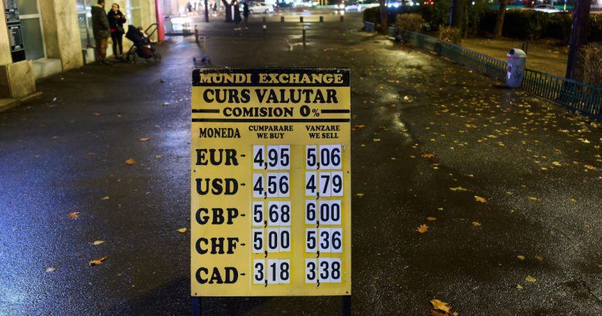 bnr leul s a depreciat luni in raport cu euro si dolarul american 67cede106dc0f