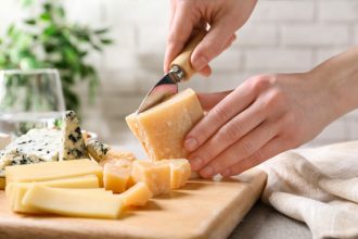 cu cate minute iti scurteaza viata fiecare bucata de branza pe care o mananci 67d05aa8d5042