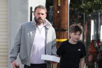 eu am bani tu esti lefter reactia lui ben affleck atunci cand fiul sau de 13 ani a vrut adidasi de 6000 de dolari 67e4ffae07fdc