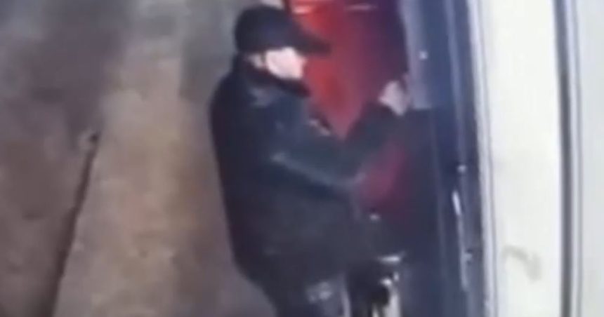 exclusiv noi imagini cu suspectii din cazul barbatului din ilfov torturat pana la moarte au incercat cardul victimei imediat dupa talharie 67e691dccaec6