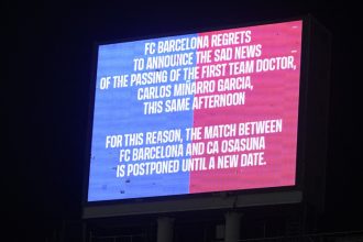 jucatorii de la fc barcelona au aflat de moartea medicului echipei cu doar cateva minute inainte de partida cu osasuna 67d0595844dc6