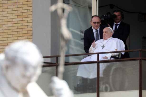 medicul care l a tratat pe papa francisc spune ca echipa s a gandit sa suspende tratamentul ca el sa poata muri a trebuit sa alegem 67e2cd2b1ee74