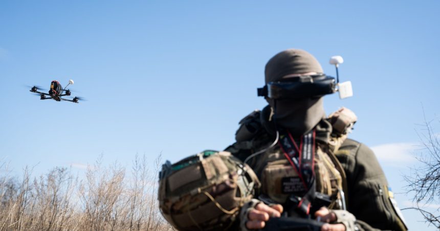 militarii ucraineni il sfideaza pe putin azi cel mai avansat tanc din lume nu rezista in fata unui pilot de drone chiar si mahmur 67e530e3e7df0