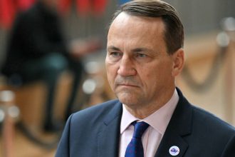 ministrul de externe polonez avertizeaza europa sa se pregateasca pentru un posibil razboi cu rusia pana la sfarsitul acestui deceniu 67e16692ae5bc