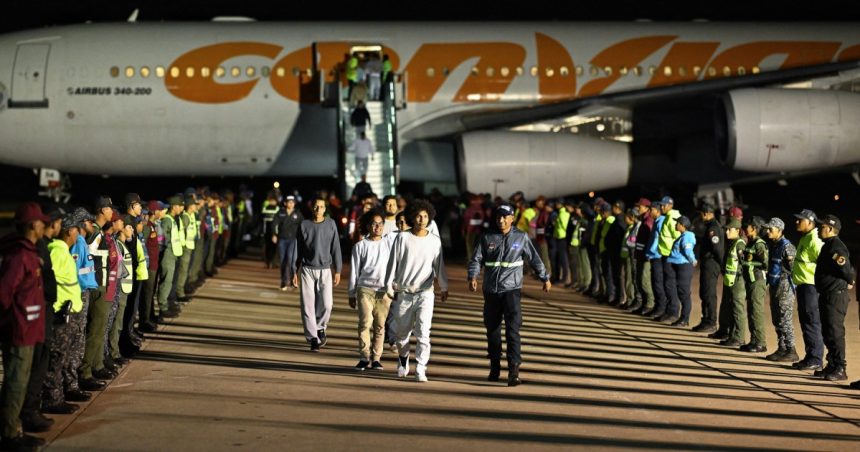 nazistii au fost tratati mai bine decat venezuelenii deportati de trump spune un judecator din sua 67e25478f1cd5