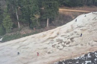 o parte dintre partiile din poiana brasov se inchid anuntul primariei cu privire la domeniul schiabil 67e04b377c64f