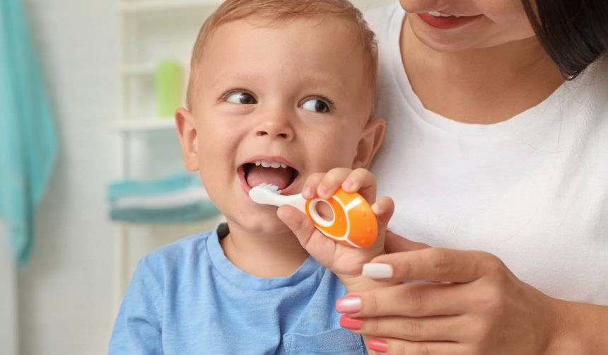 peste 40 dintre copiii romani incep prea tarziu periajul dentar in conditiile in care 52 dintre ei consuma dulciuri cel putin o data pe zi ce trebuie sa faca parintii in aceste situatii 67c7432b26803