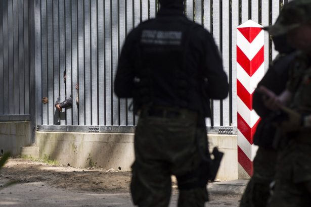 polonia va suspenda dreptul de a solicita azil pentru migrantii care intra in tara pe la frontiera sa cu belarus 67e4688005148