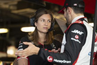 premiera in formula 1 laura muller a devenit prima femeie care lucreaza ca inginer de cursa 67d86edf88308