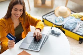 romanii ar putea primi pe card cei 800 de lei de la stat pentru voucherele de vacanta 67e3bb4b48609