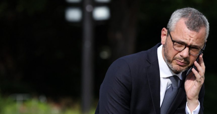 seful de cabinet al lui macron paraseste palatul elysee pentru un post in sistemul bancar 67e58543dc97a