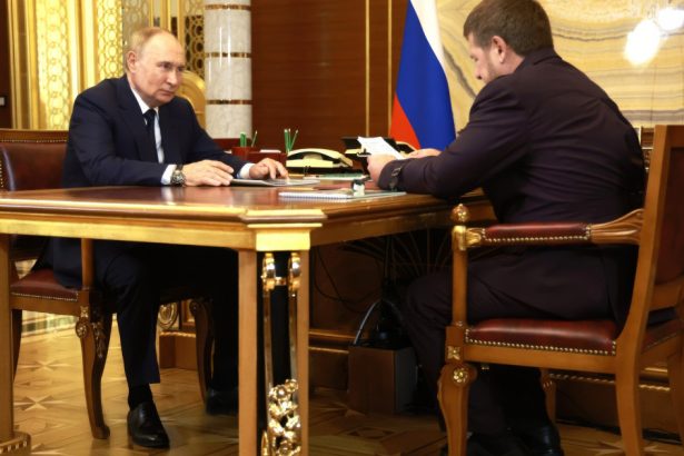 tensiuni intre putin si kadirov liderul cecen ar fi negociat in secret cu tari din orientul mijlociu fara stirea presedintelui rus 67e5a29020535
